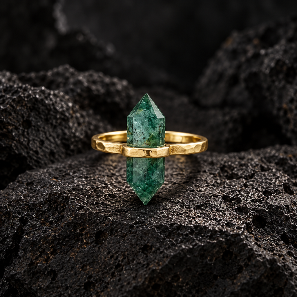 Green Strawberry Quartz Lucky Growth Ring – Abundance & Positive Energy