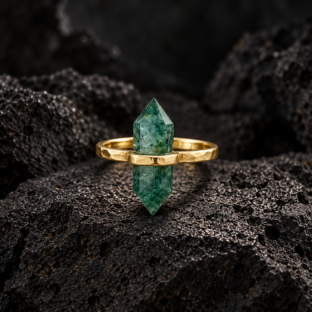 Green Strawberry Quartz Lucky Growth Ring – Abundance & Positive Energy
