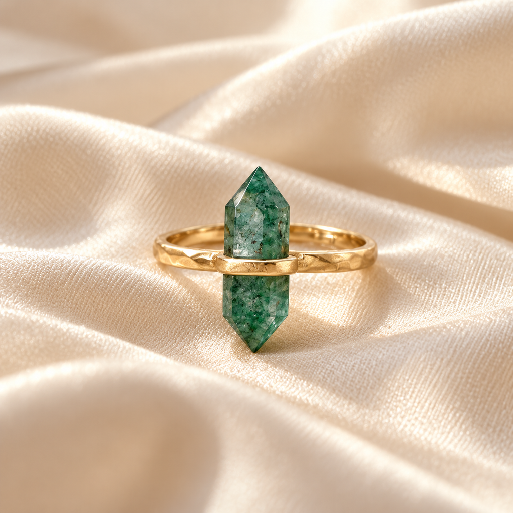 Green Strawberry Quartz Lucky Growth Ring – Abundance & Positive Energy