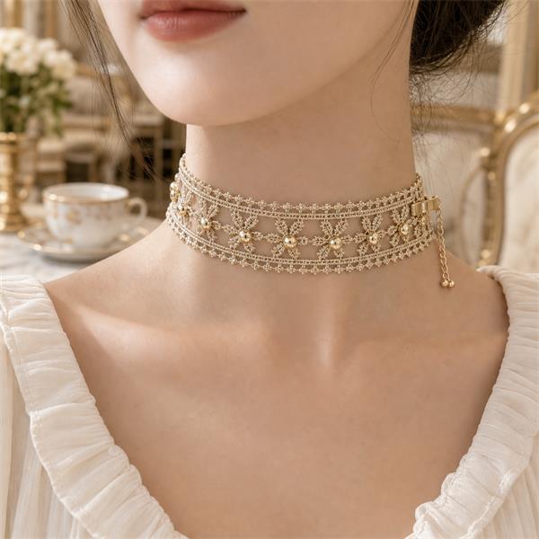 Lace Noir Choker